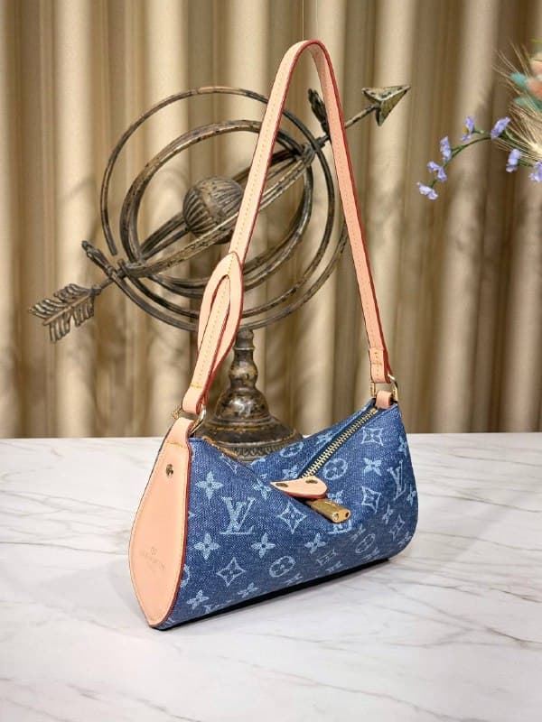 Bolso Louis Vuitton crossbody - Imagen 6