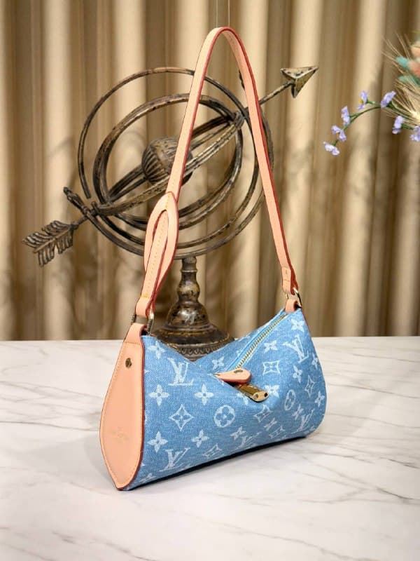 Bolso Louis Vuitton crossbody - Imagen 7