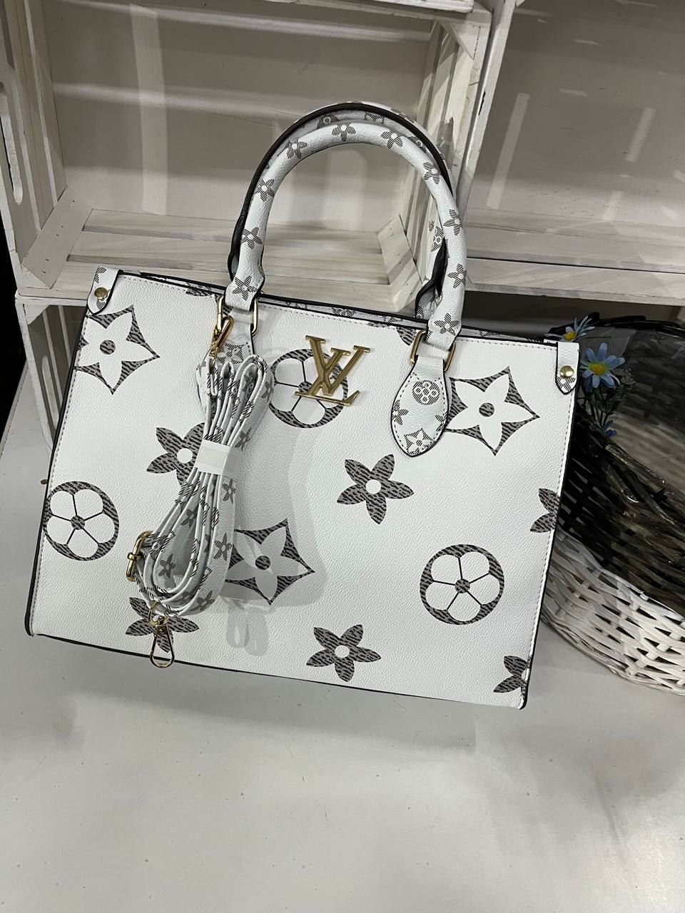 Bolso Louis Vuitton estampado - Imagen 3