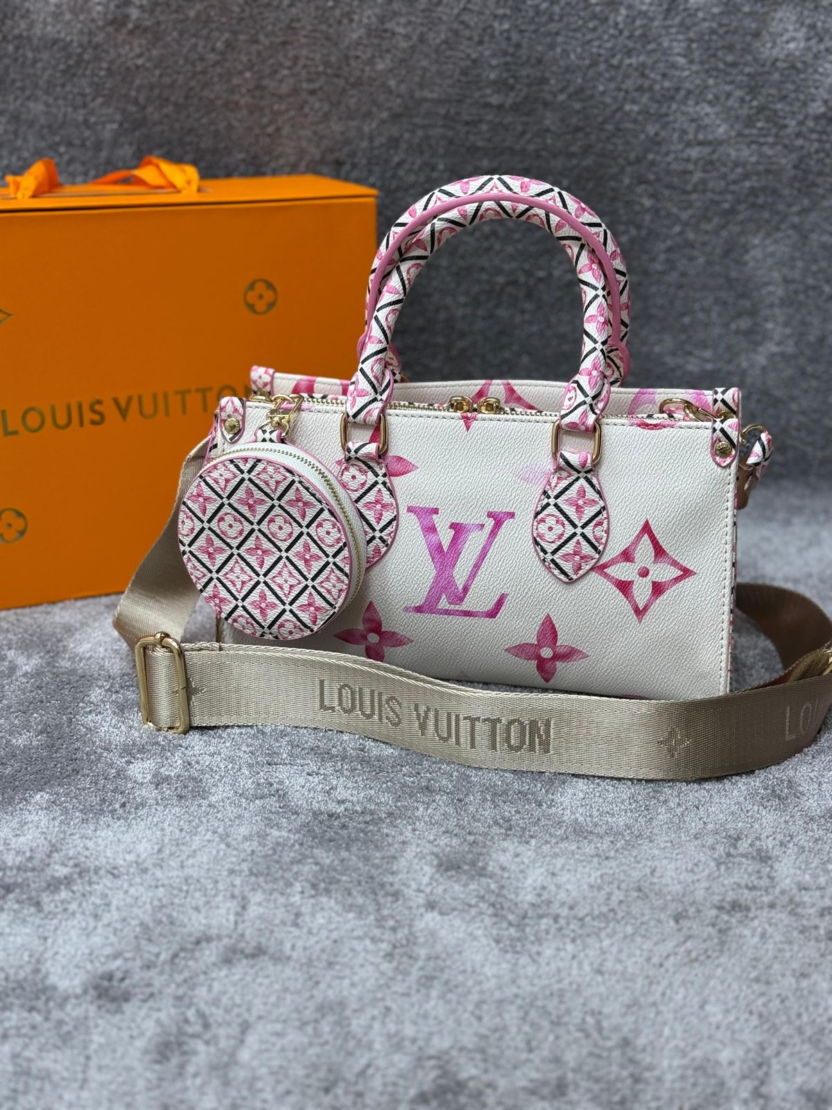 Bolso Louis Vuitton estampado - Imagen 3