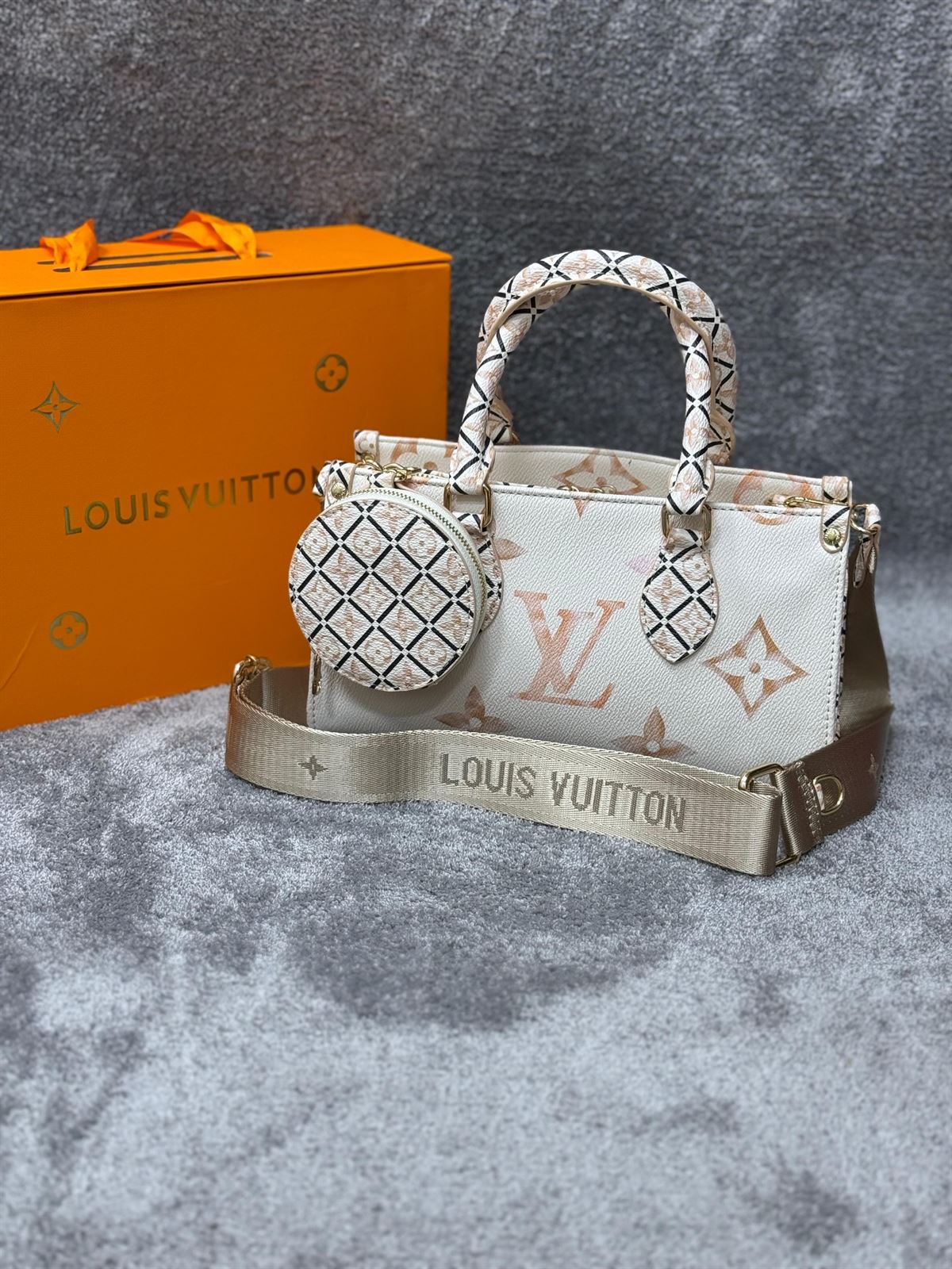 Bolso Louis Vuitton estampado - Imagen 5