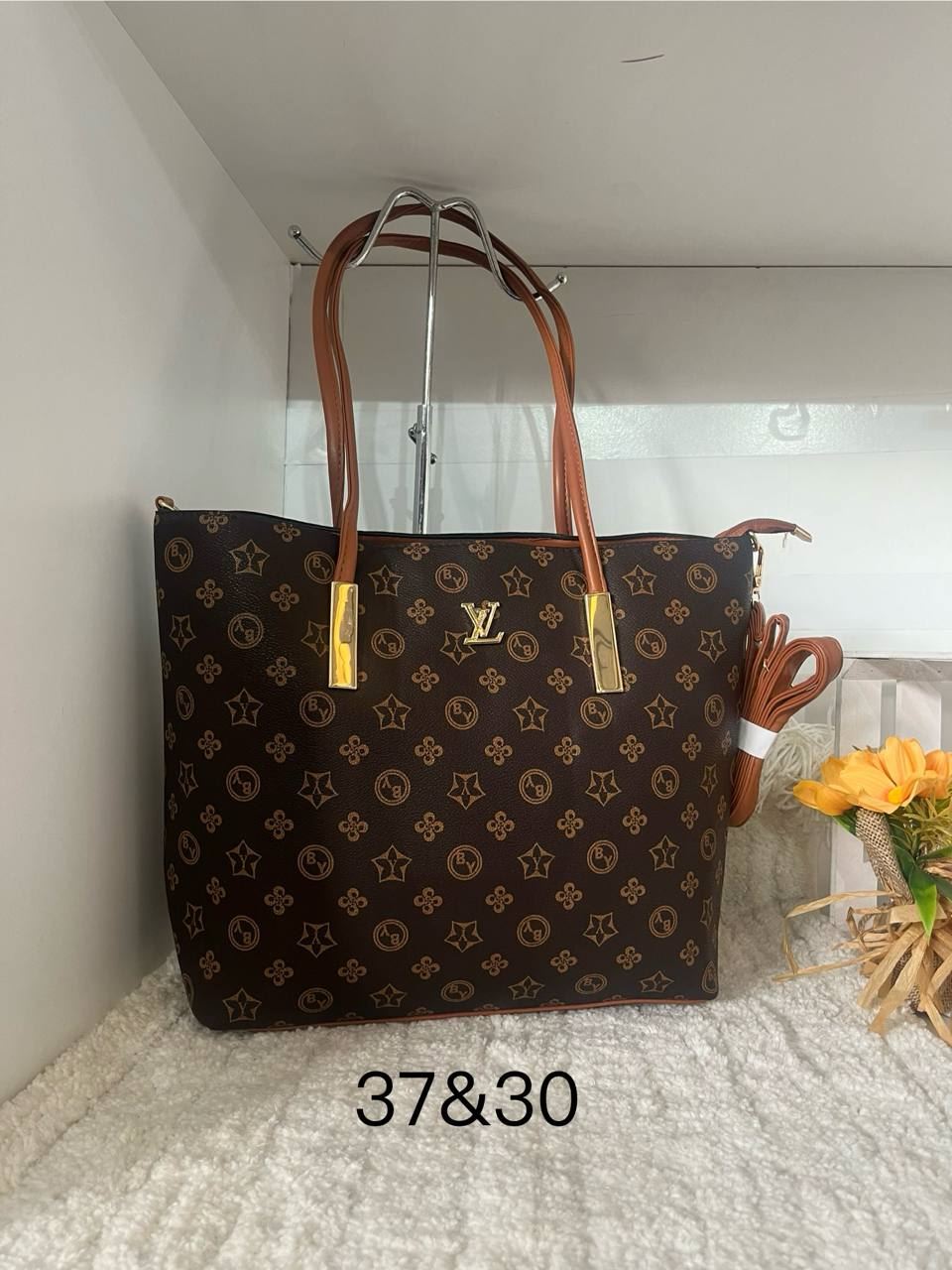 Bolso Louis Vuitton estampado - Imagen 3