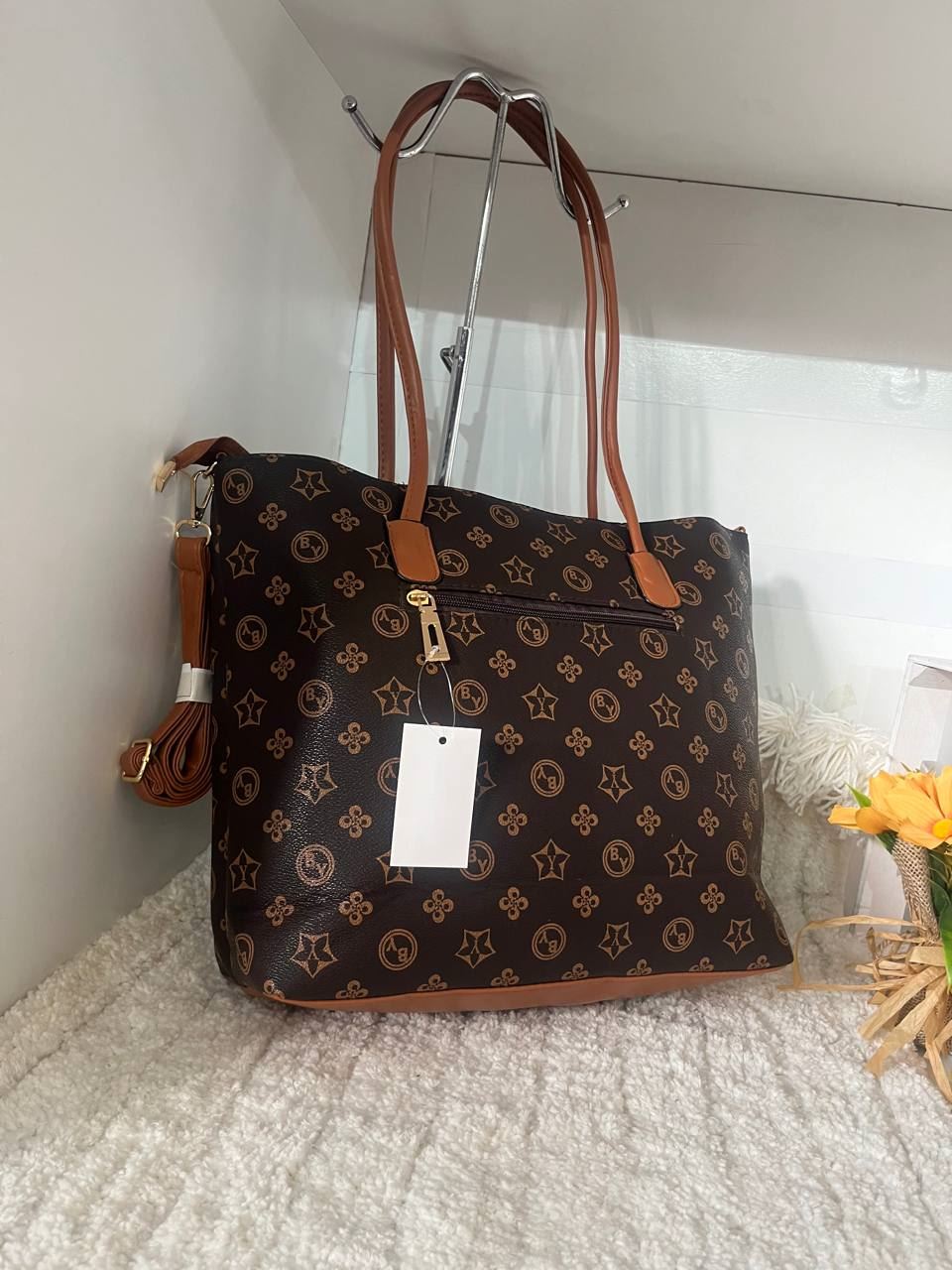 Bolso Louis Vuitton estampado - Imagen 4