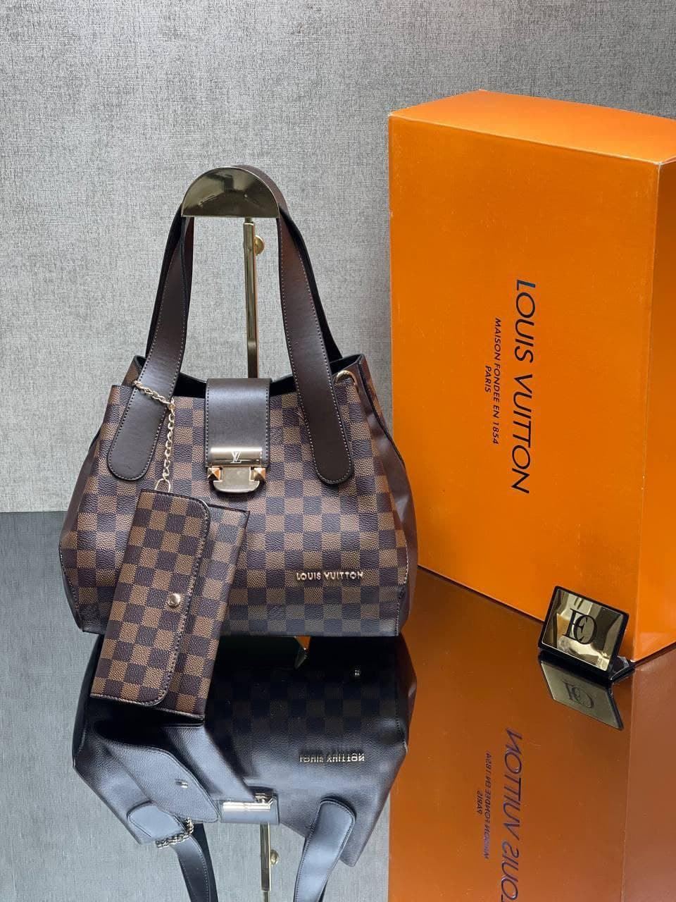 Bolso Louis Vuitton  Griet y monedero a juego - Imagen 1