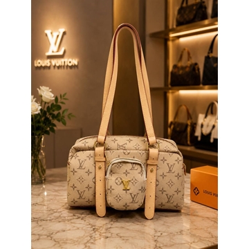 Bolso Louis Vuitton  Hang On - Imagen 2