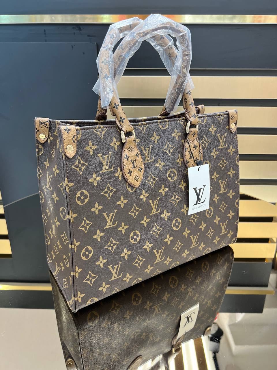 Bolso Louis Vuitton On the go PM - Imagen 3