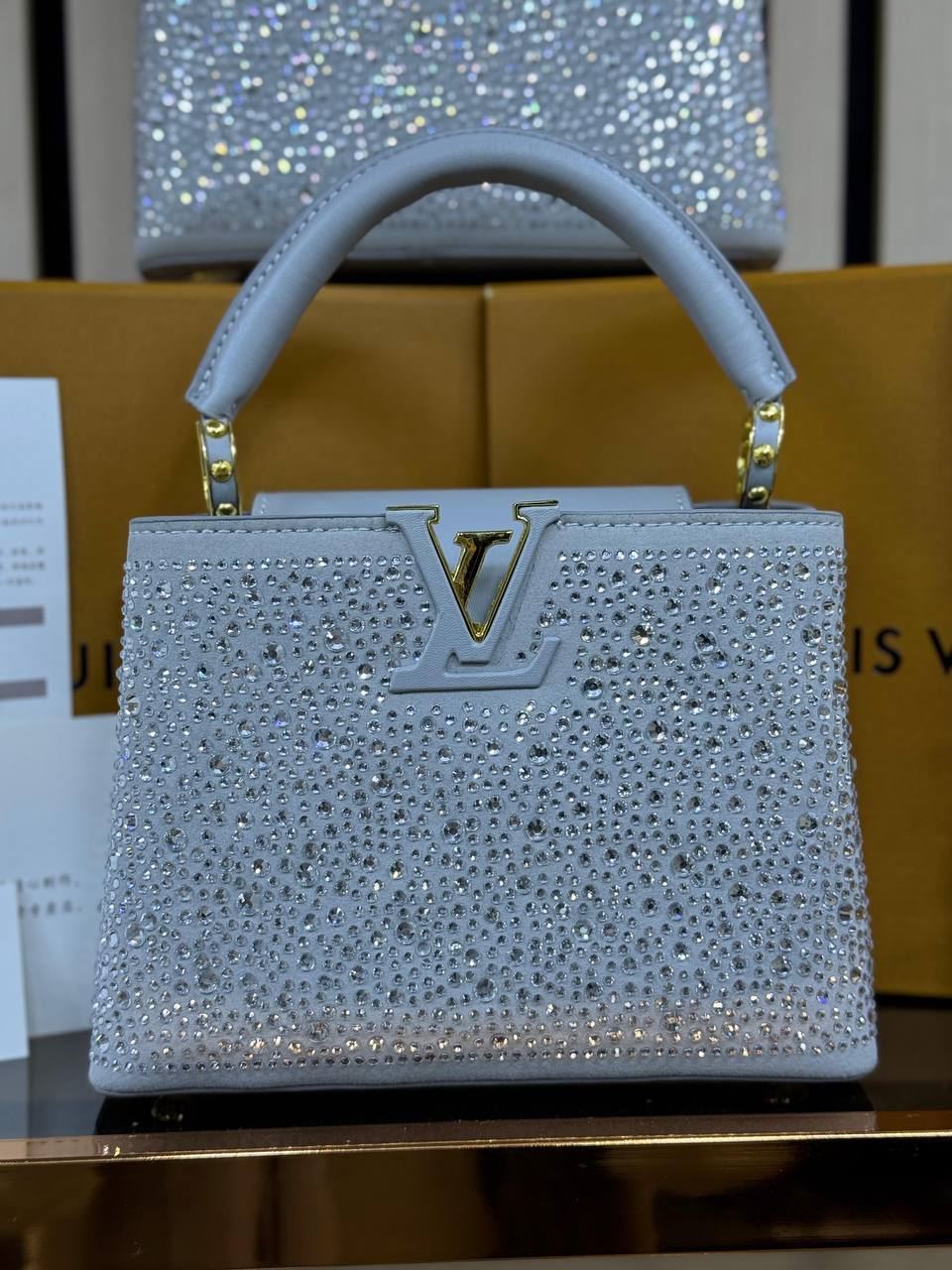 Bolso Louis Vuitton pedrería - Imagen 1