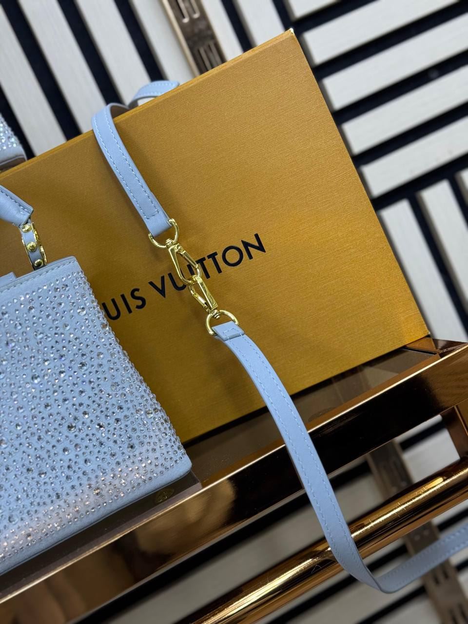 Bolso Louis Vuitton pedrería - Imagen 5