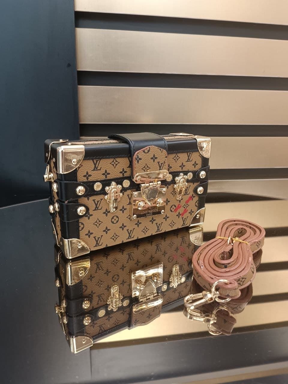 Bolso Louis Vuitton petite malle - Imagen 1