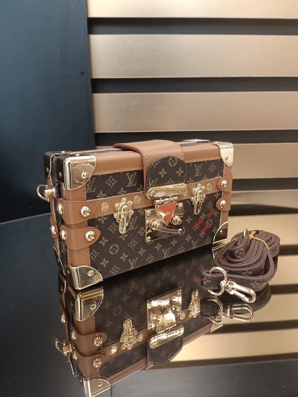Bolso Louis Vuitton petite malle - Imagen 2