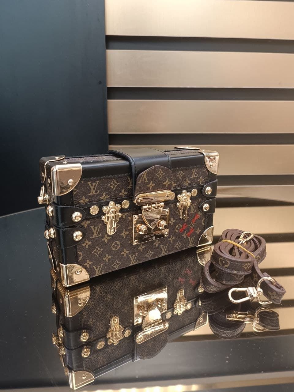 Bolso Louis Vuitton petite malle - Imagen 3