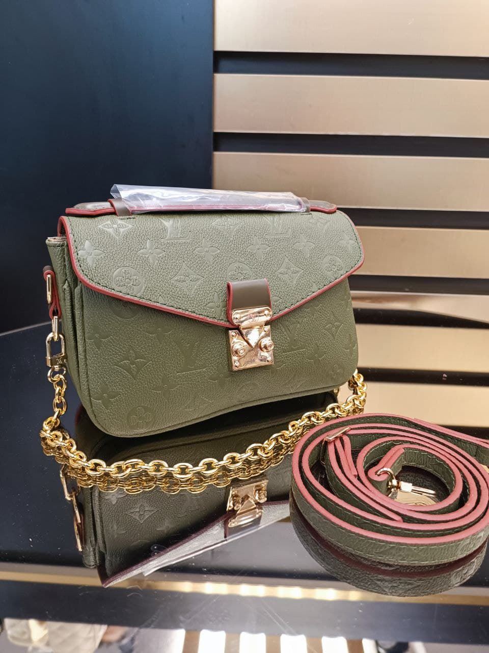 Bolso Louis Vuitton Pochette Metis - Imagen 7