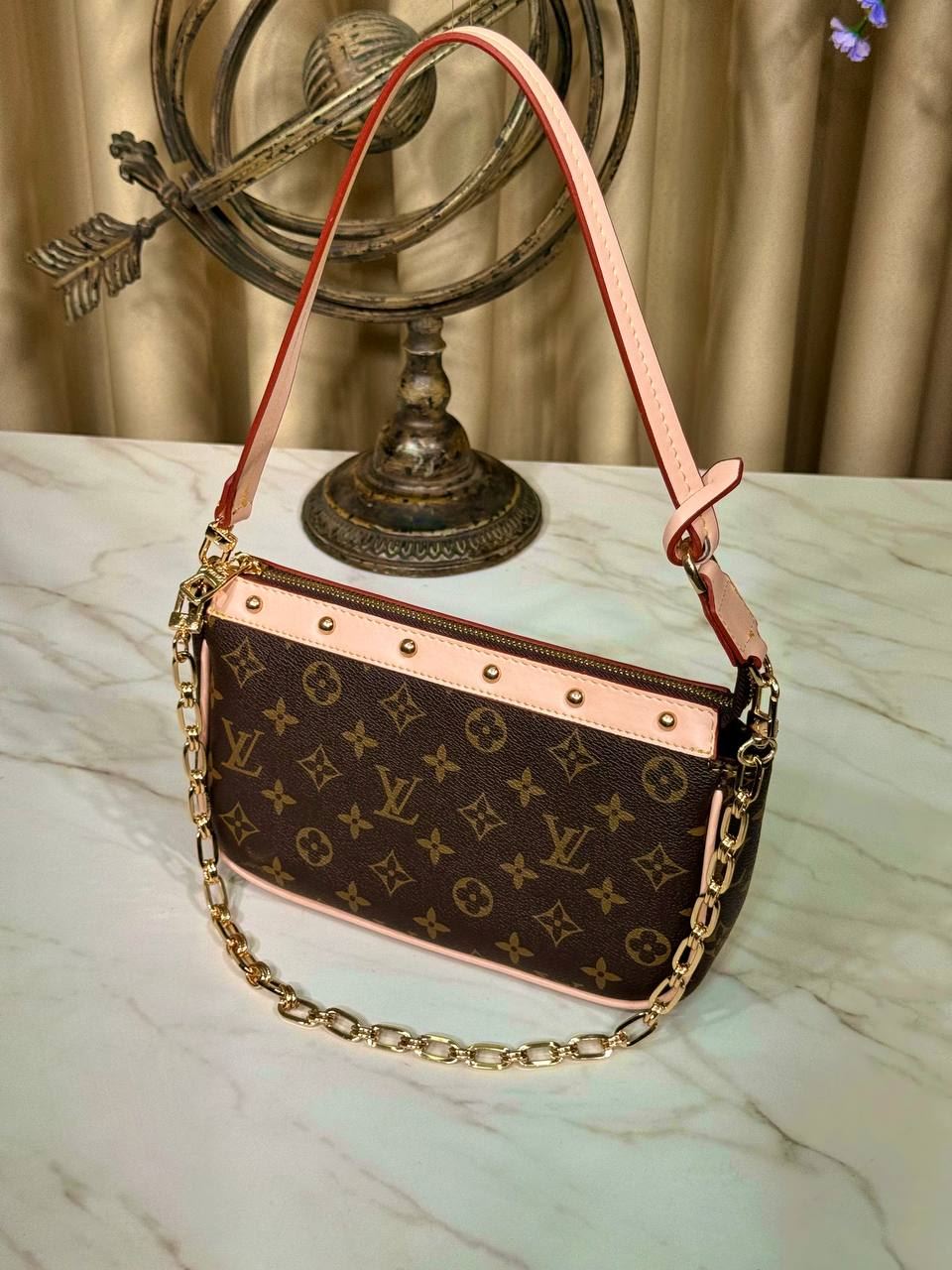 Bolso Louis Vuitton Pochette - Imagen 1