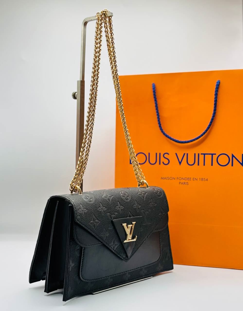 Bolso Louis Vuitton  very Chain - Imagen 1