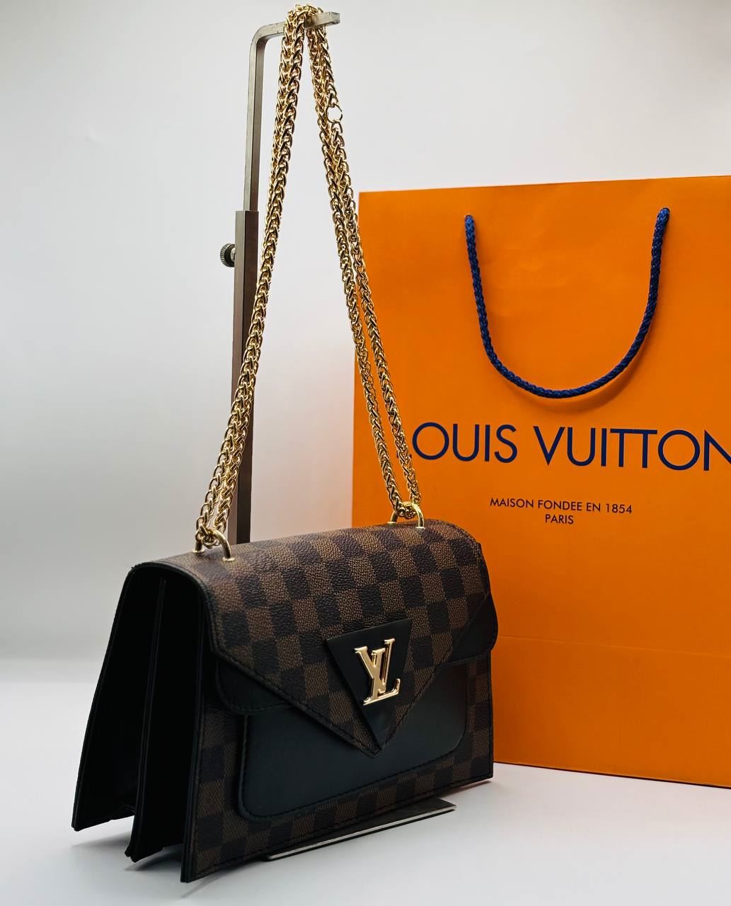 Bolso Louis Vuitton very Chain - Imagen 2