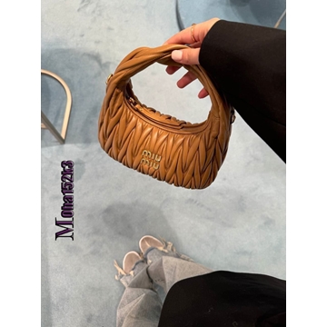 Bolso Miu Miu lineas verticales - Imagen 2