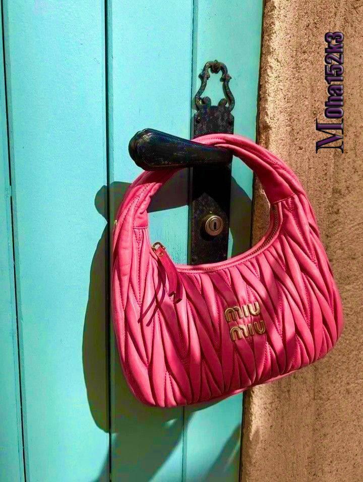 Bolso Miu Miu lineas verticales - Imagen 3