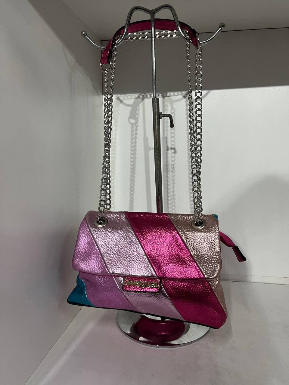 Bolso multicolor Guess - Imagen 3