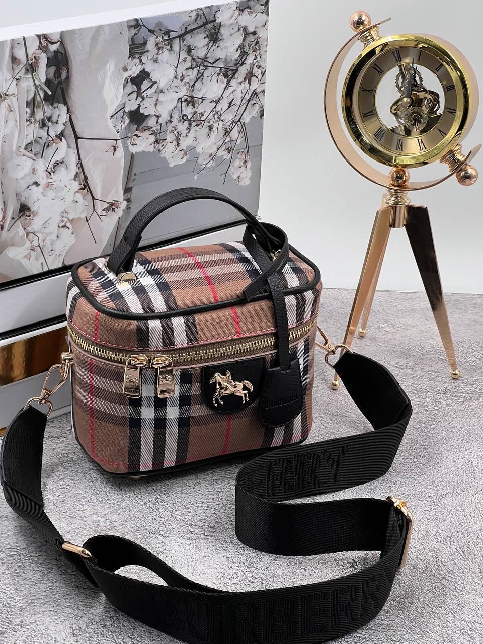 Bolso neceser Burberry - Imagen 2