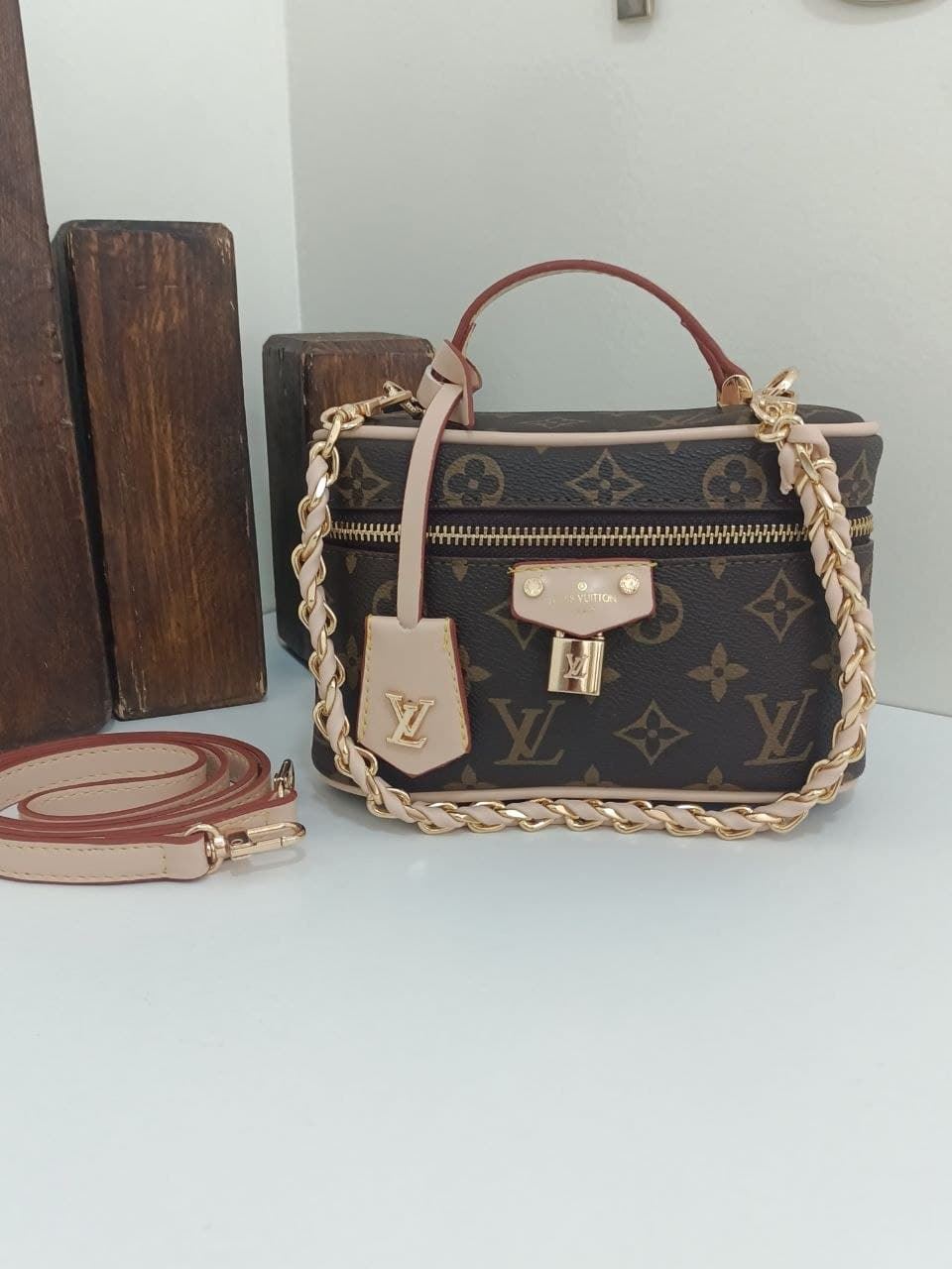 Bolso neceser Louis Vuitton - Imagen 2
