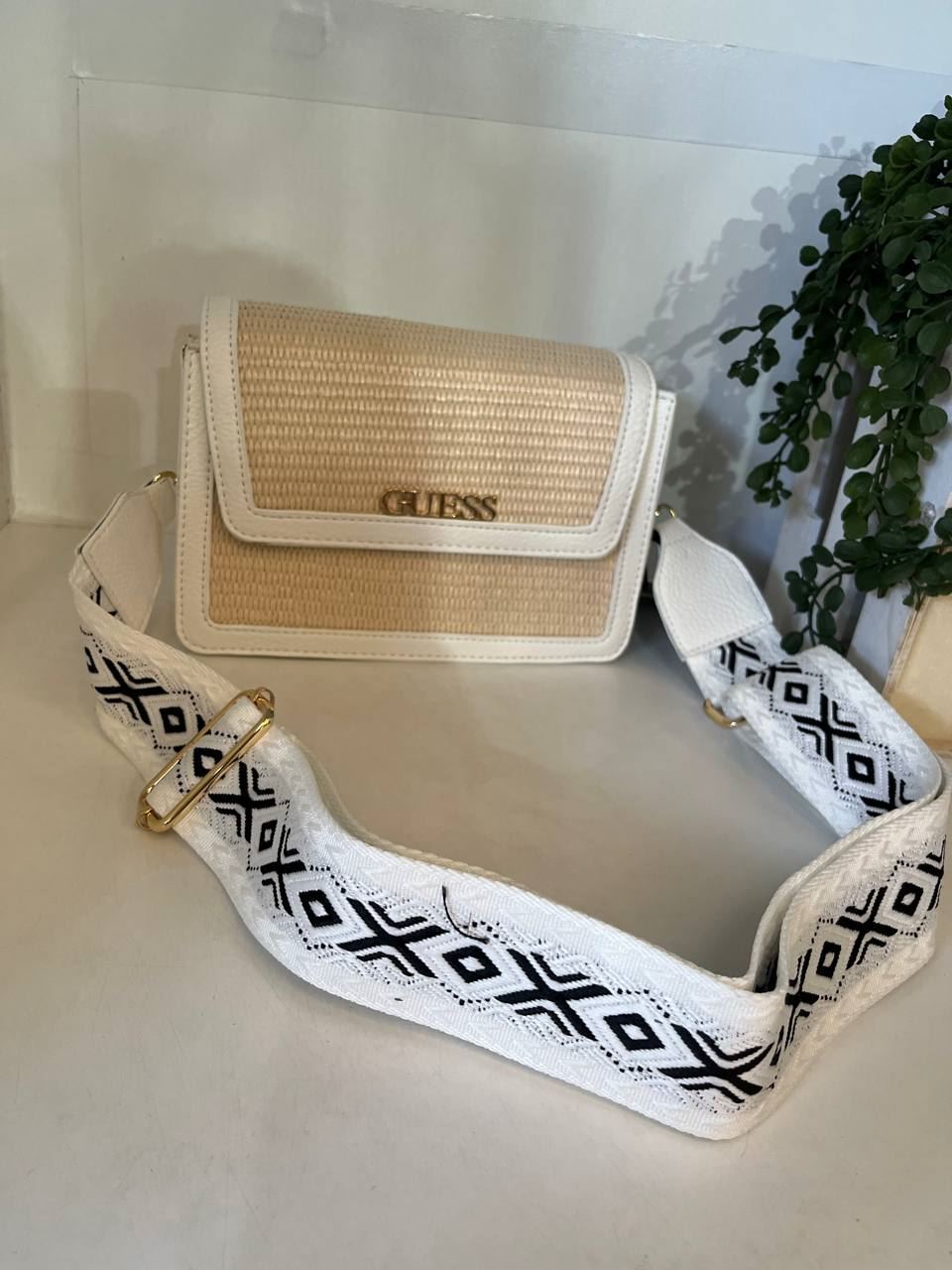 Bolso pequeño de Guess - Imagen 1