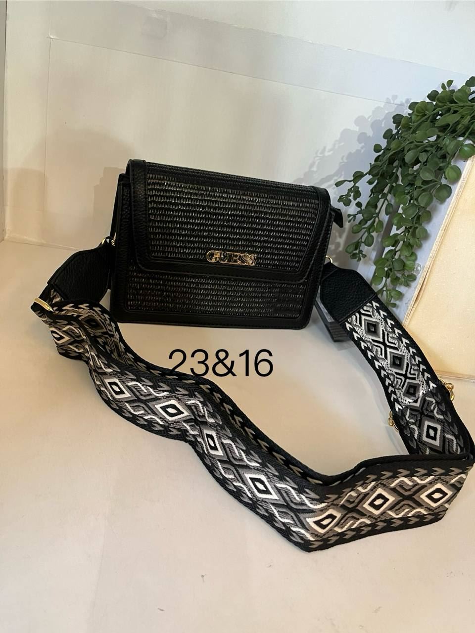 Bolso pequeño de Guess - Imagen 5