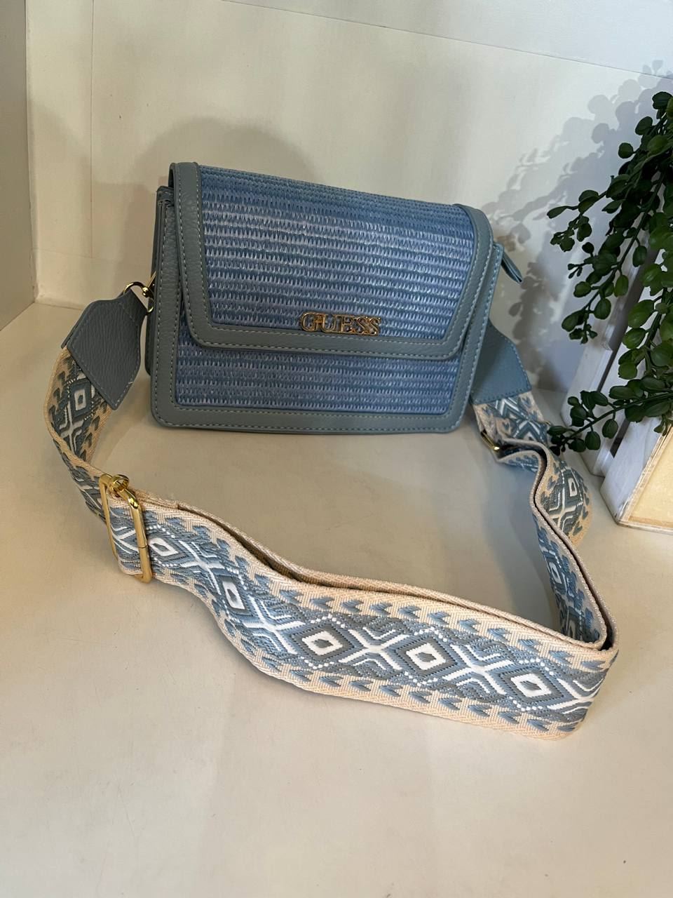 Bolso pequeño de Guess - Imagen 6