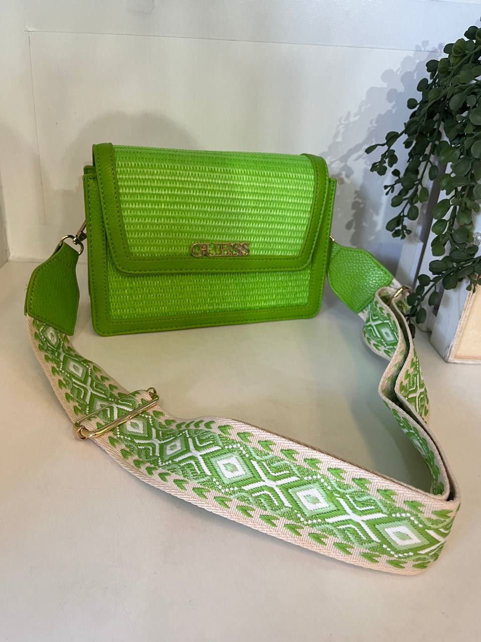 Bolso pequeño de Guess - Imagen 8