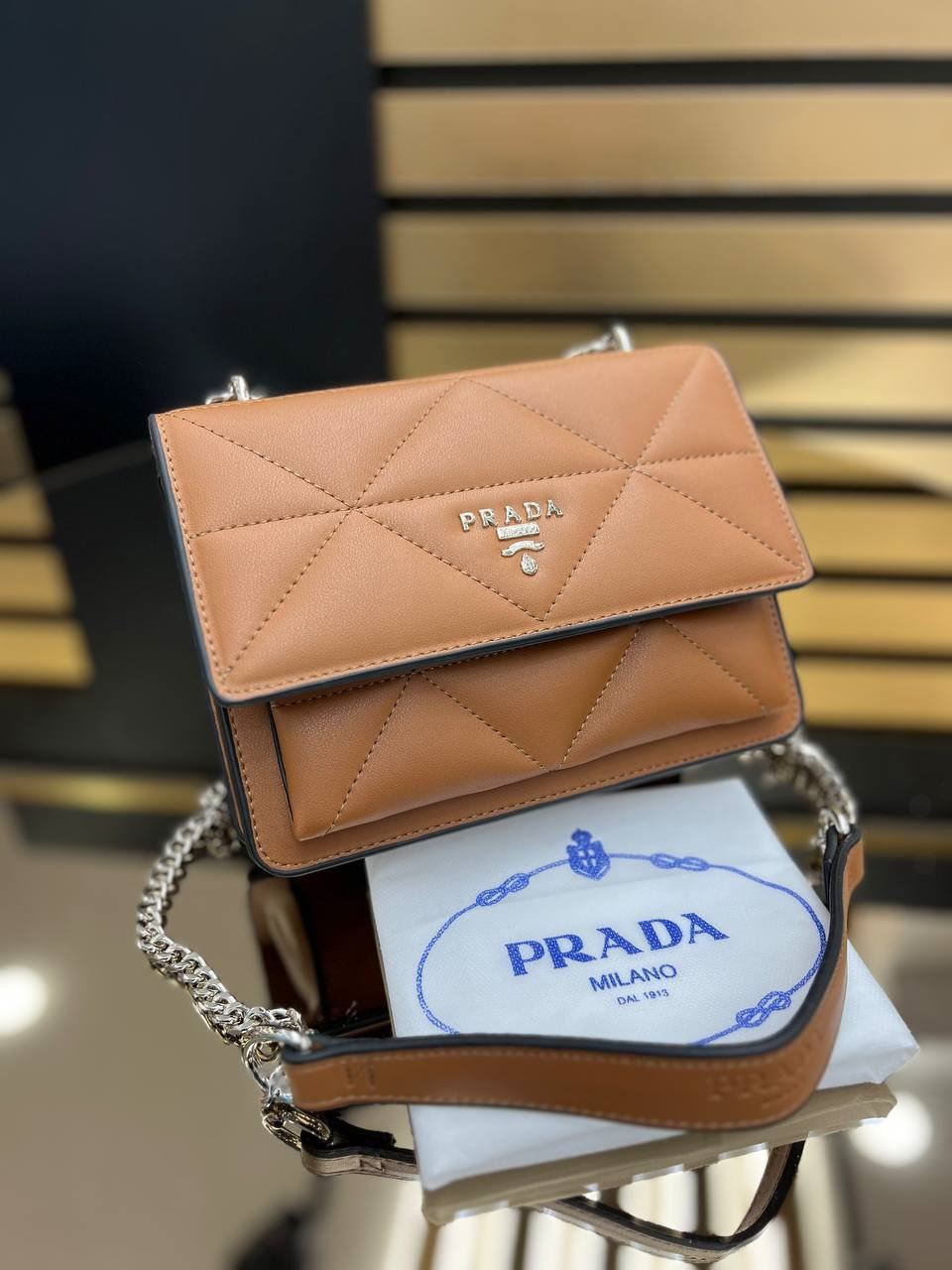 Bolso polipiel Prada - Imagen 5