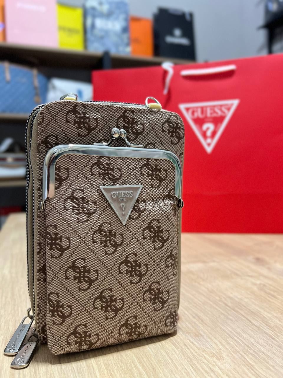 Bolso porta móvil Guess - Imagen 2