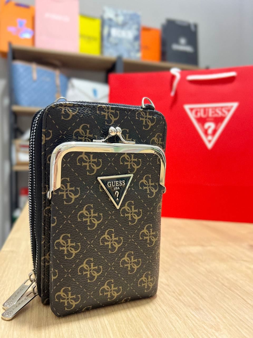 Bolso porta móvil Guess - Imagen 3
