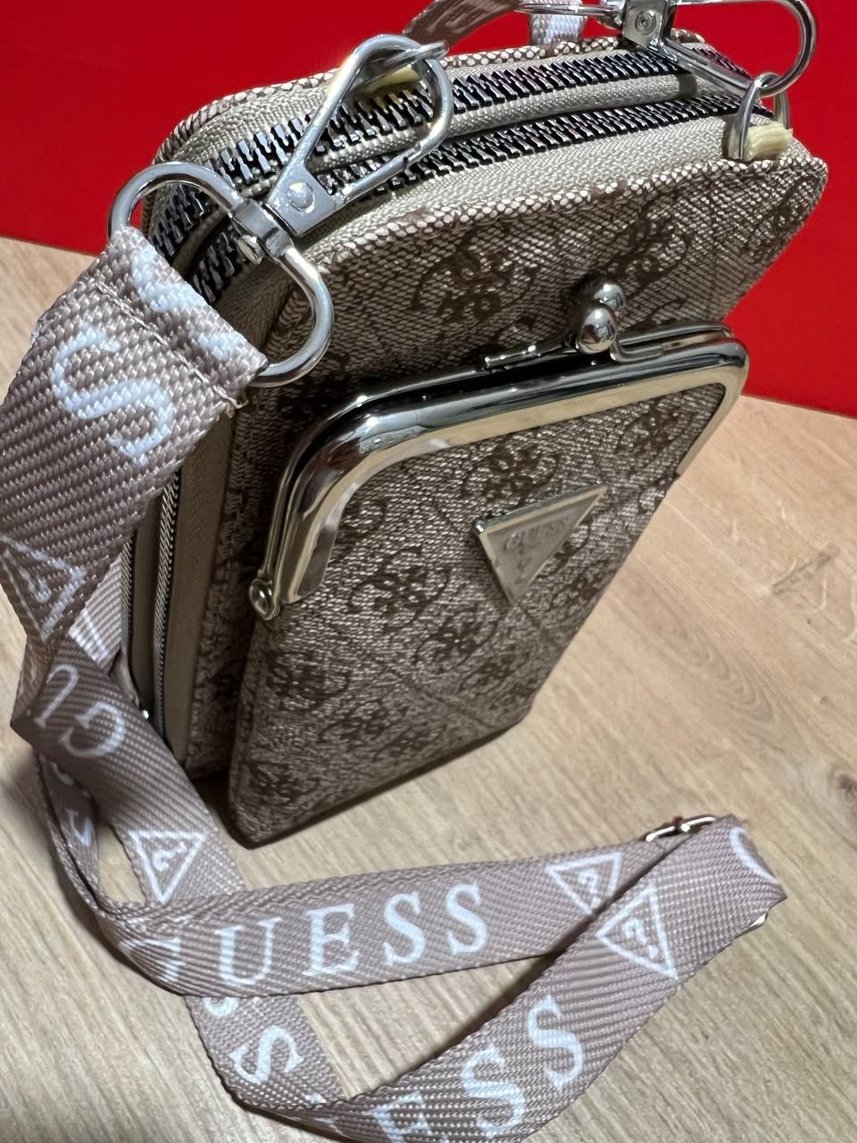 Bolso porta móvil Guess - Imagen 5