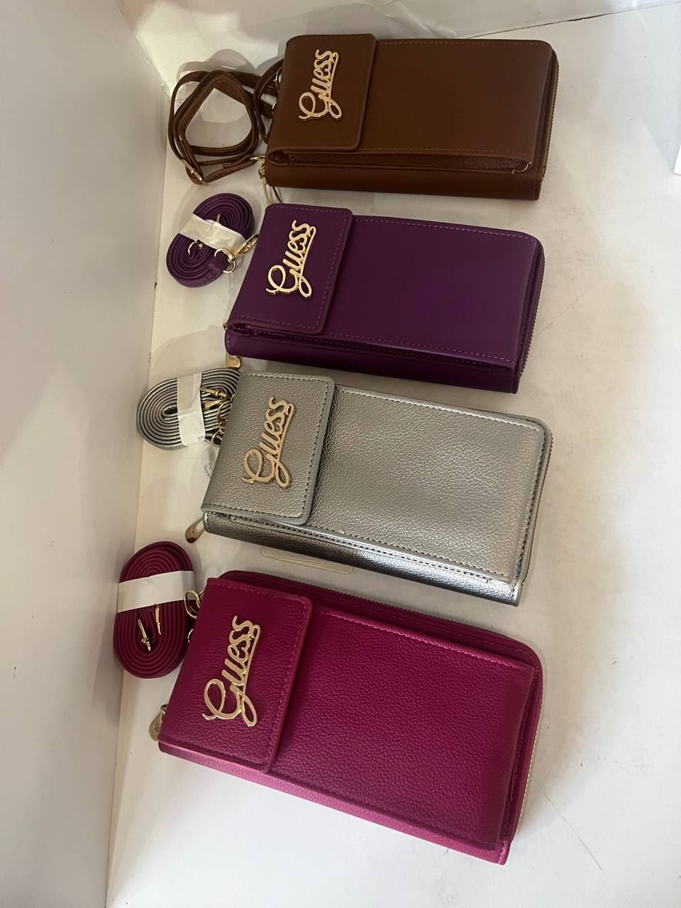 Bolso porta móvil Guess - Imagen 1