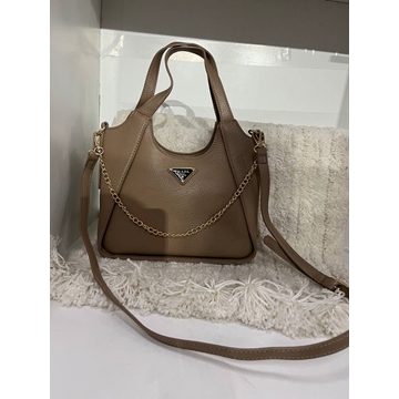 Bolso Prada con cadena decorativa - Imagen 1