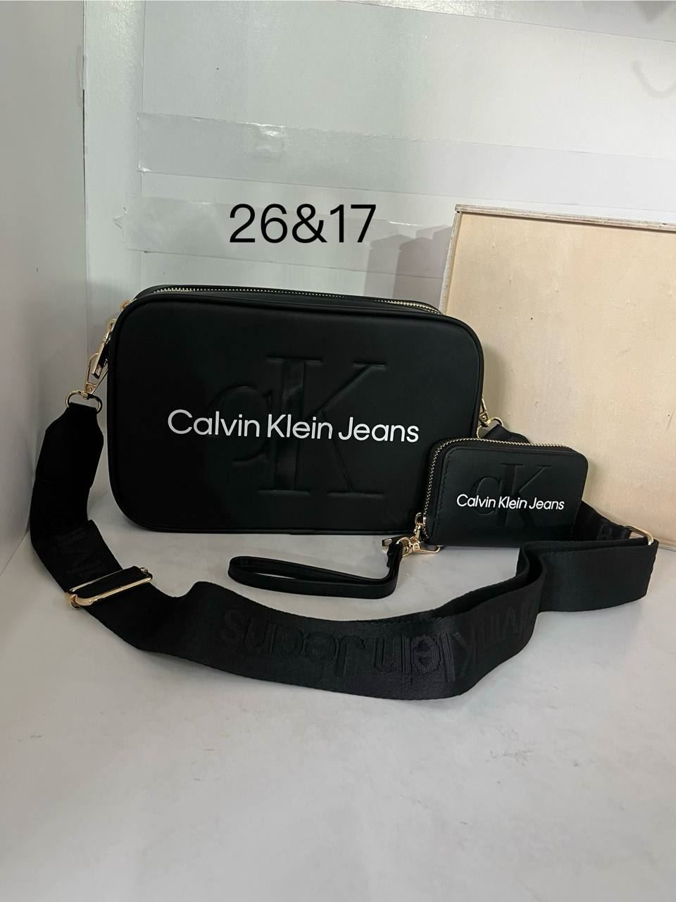 Bolso y cartera Calvin Klein - Imagen 1