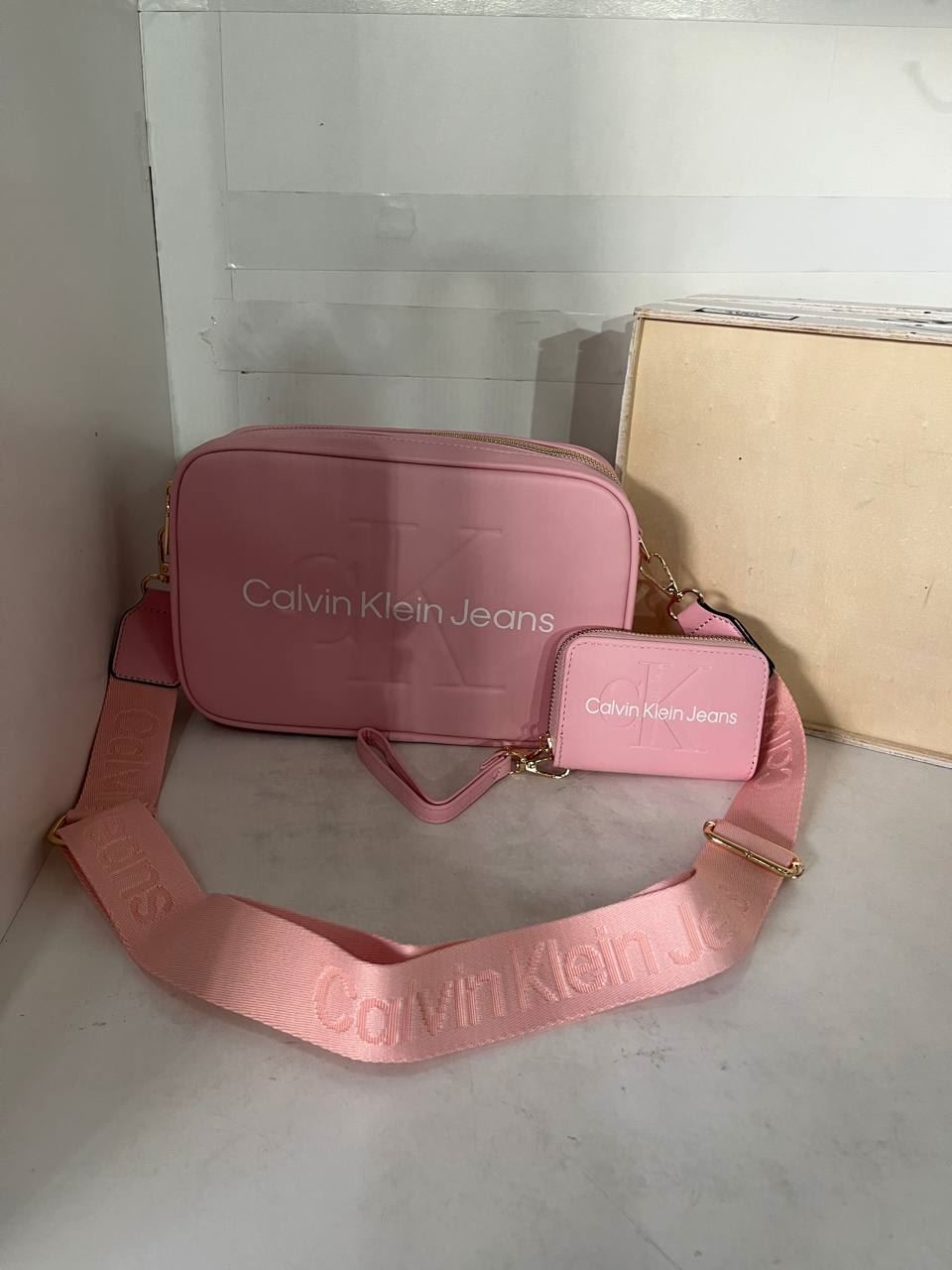Bolso y cartera Calvin Klein - Imagen 3