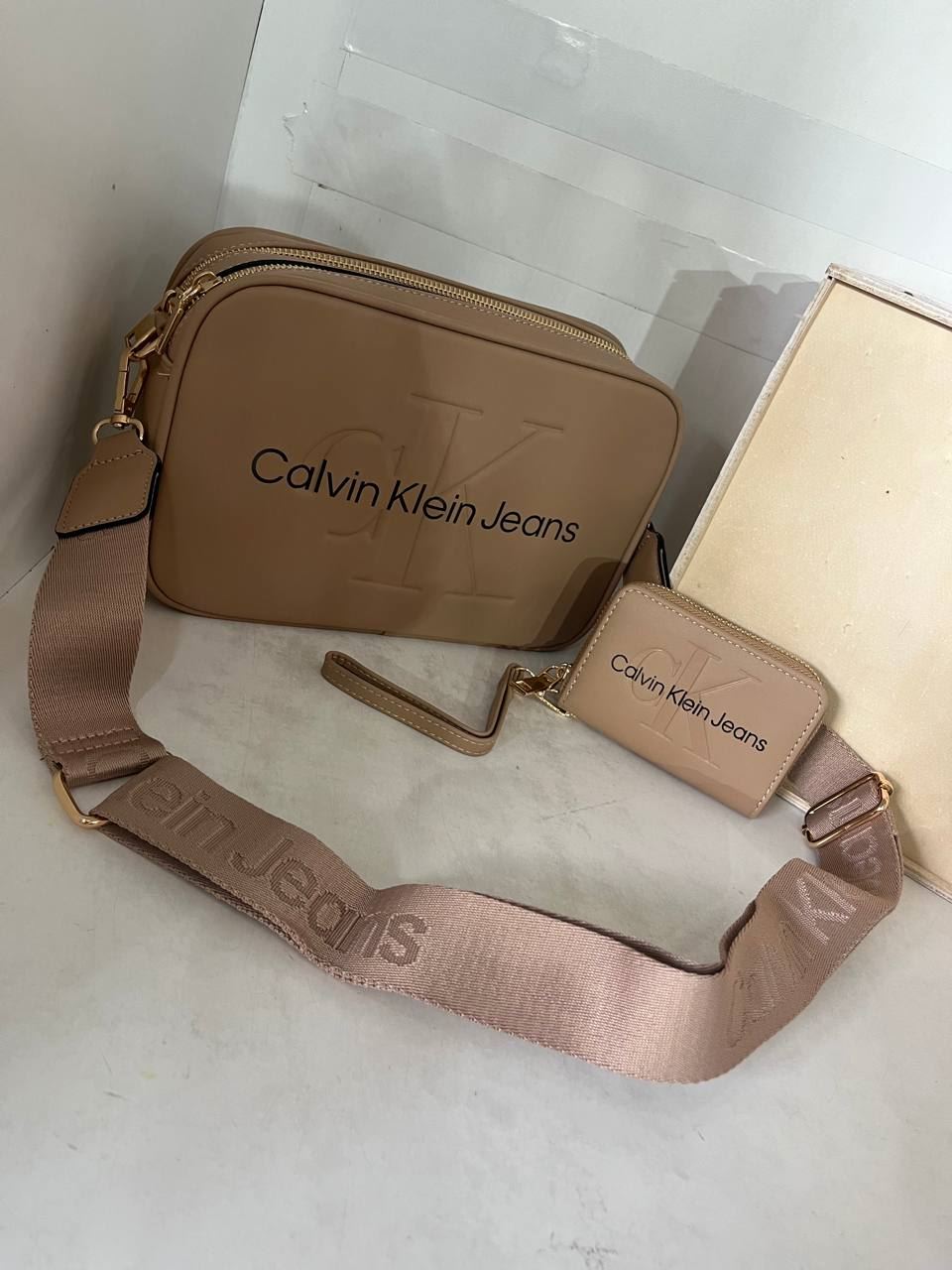 Bolso y cartera Calvin Klein - Imagen 5