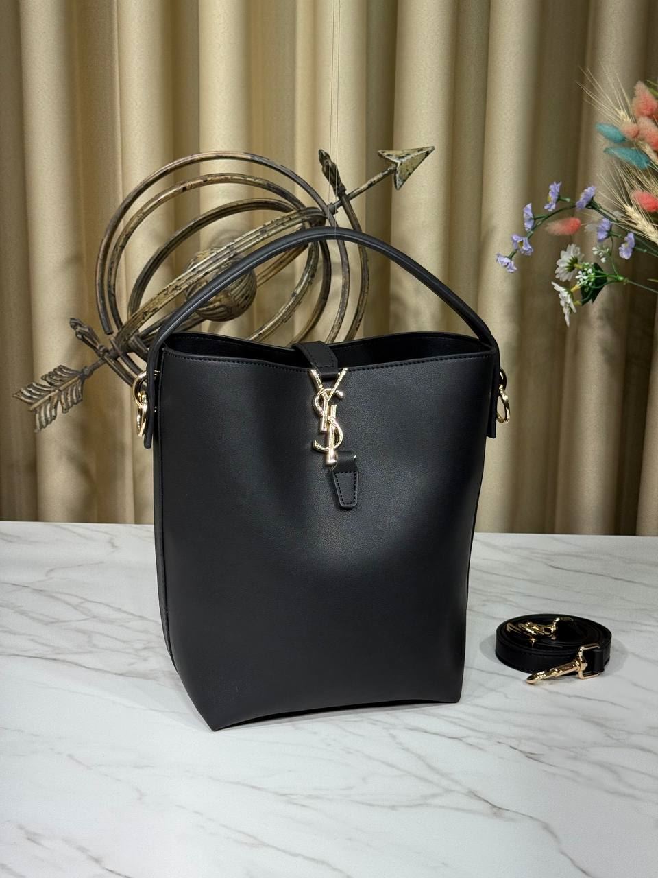 Bolso Yves Saint Laurent de dos piezas - Imagen 2