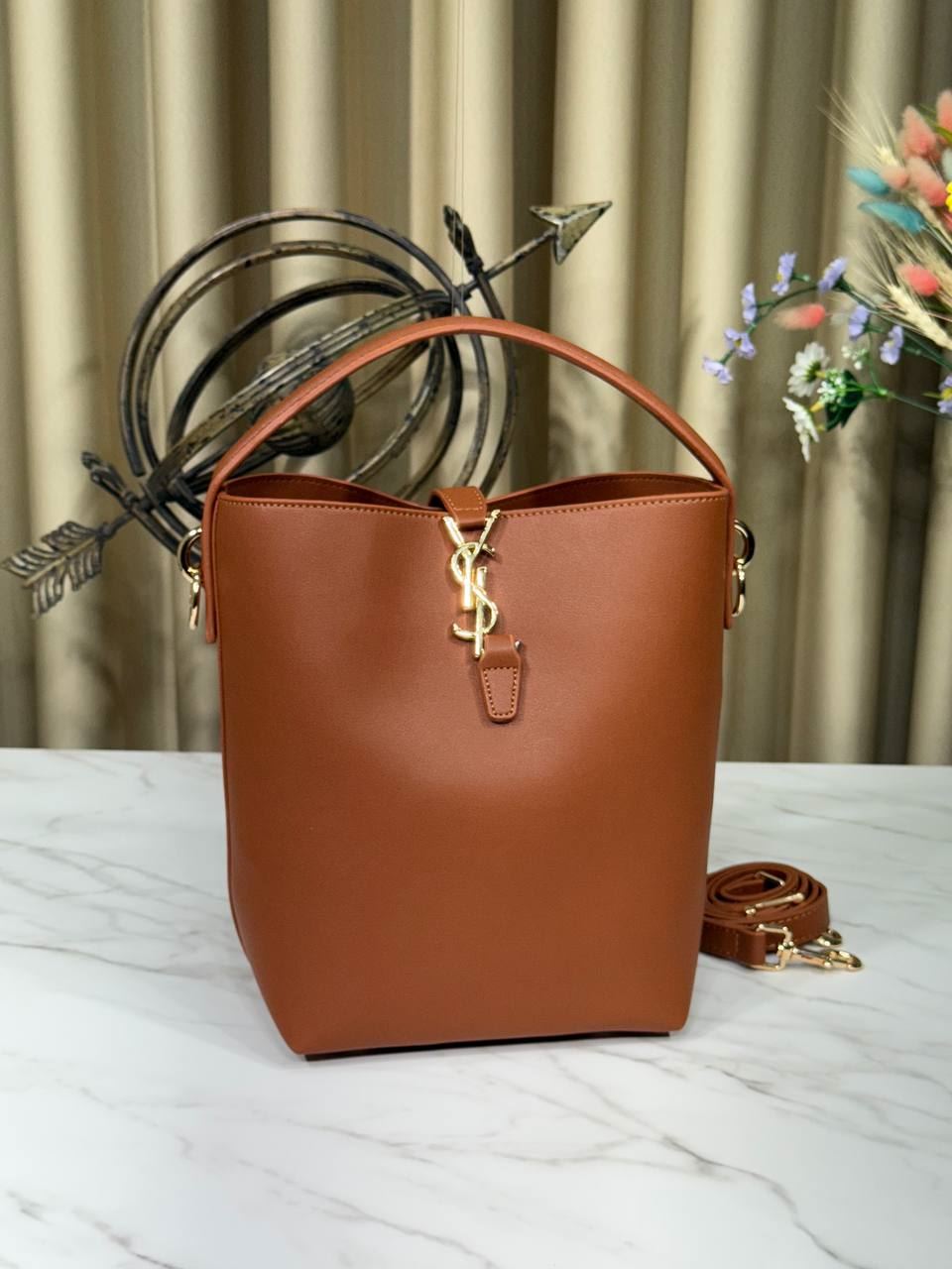 Bolso Yves Saint Laurent de dos piezas - Imagen 3