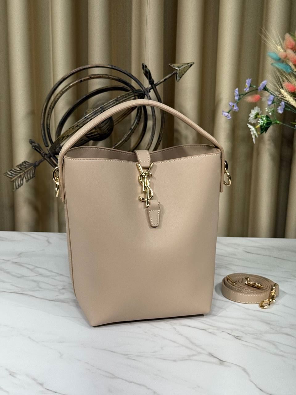 Bolso Yves Saint Laurent de dos piezas - Imagen 4