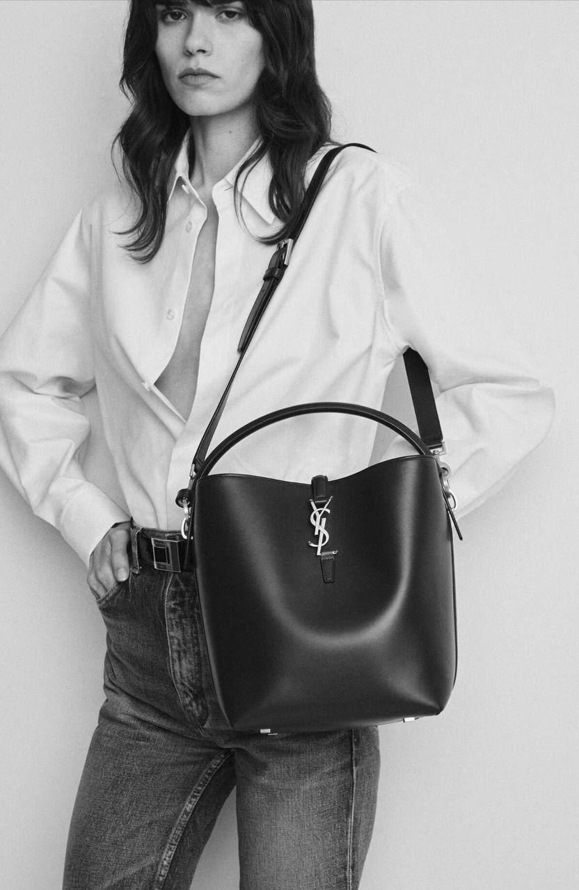 Bolso Yves Saint Laurent de dos piezas - Imagen 7