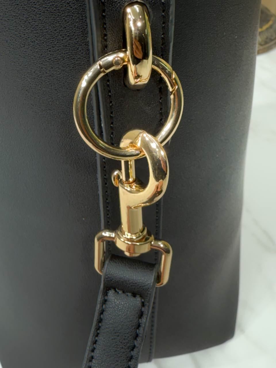 Bolso Yves Saint Laurent de dos piezas - Imagen 9