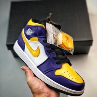 Bota Air Jordan 1 Mid Los Lakers - Imagen 1