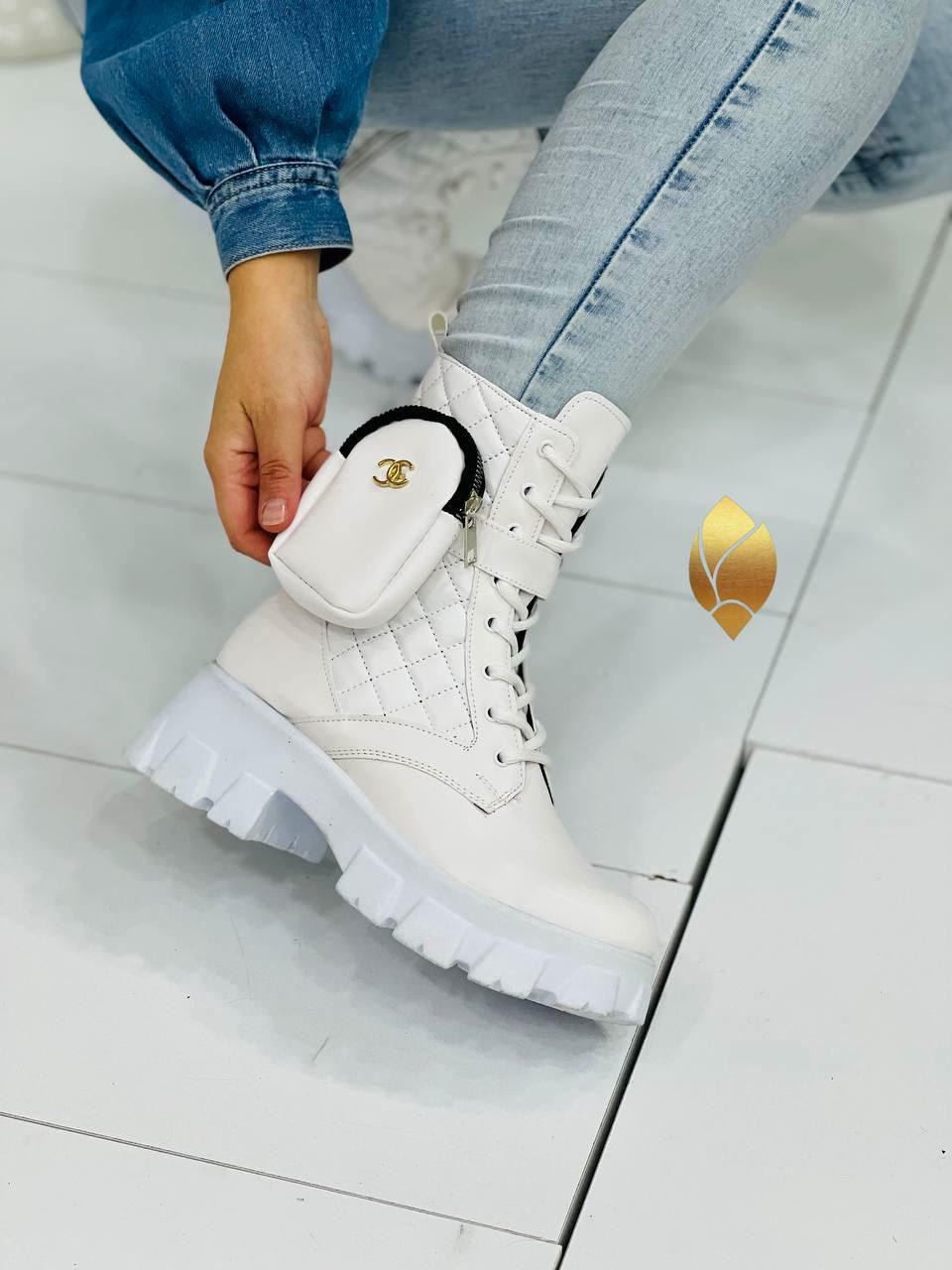 Bota Chanel acolchada - Imagen 1