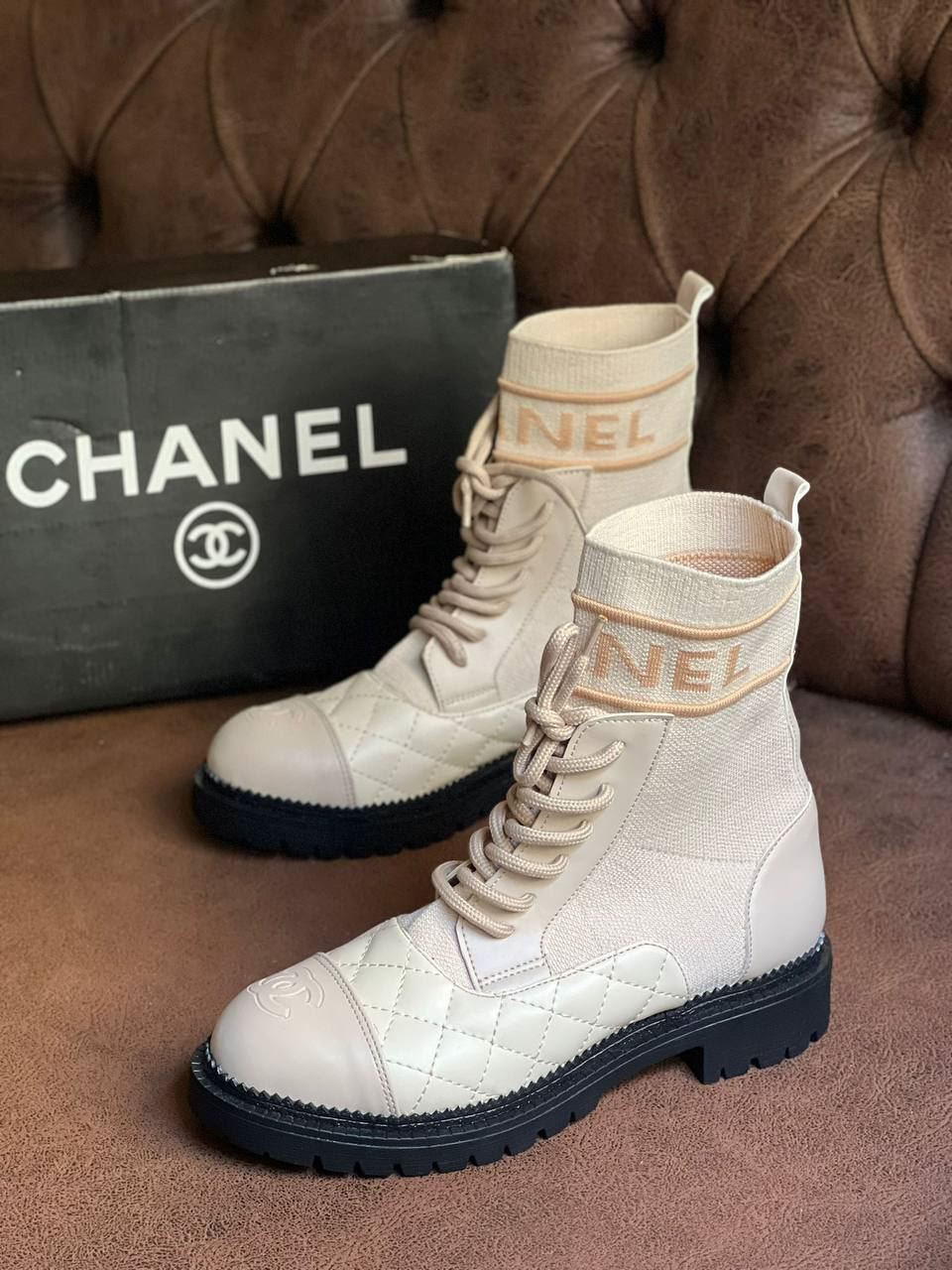 Bota Chanel de tela - Imagen 2