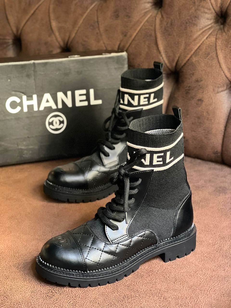 Bota Chanel de tela - Imagen 3