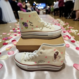 Bota Converse boda novia de espaldas - Imagen 1