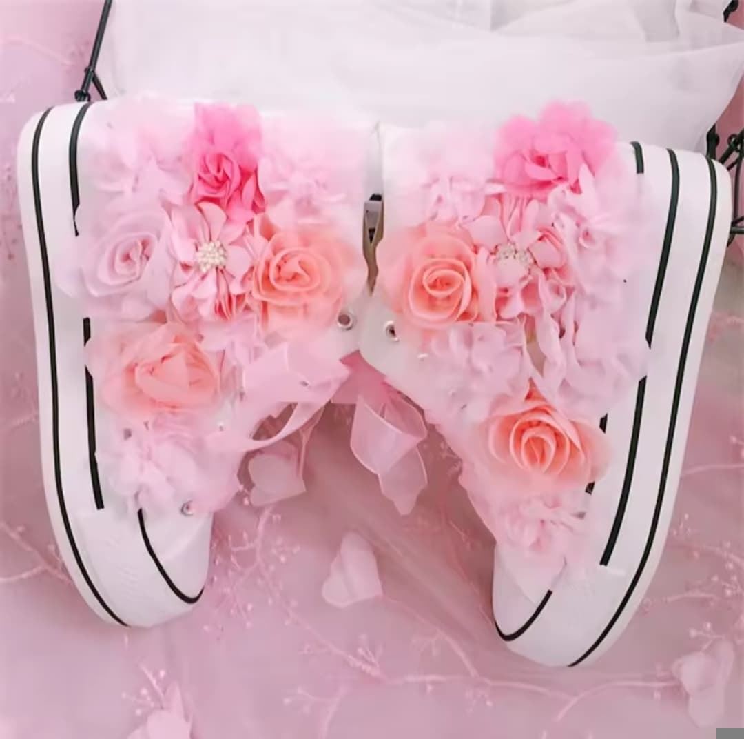 Bota Converse Chuck Taylor con flores - Imagen 1