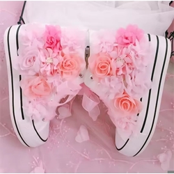 Bota Converse Chuck Taylor con flores - Imagen 1
