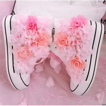Bota Converse Chuck Taylor con flores - Imagen 1